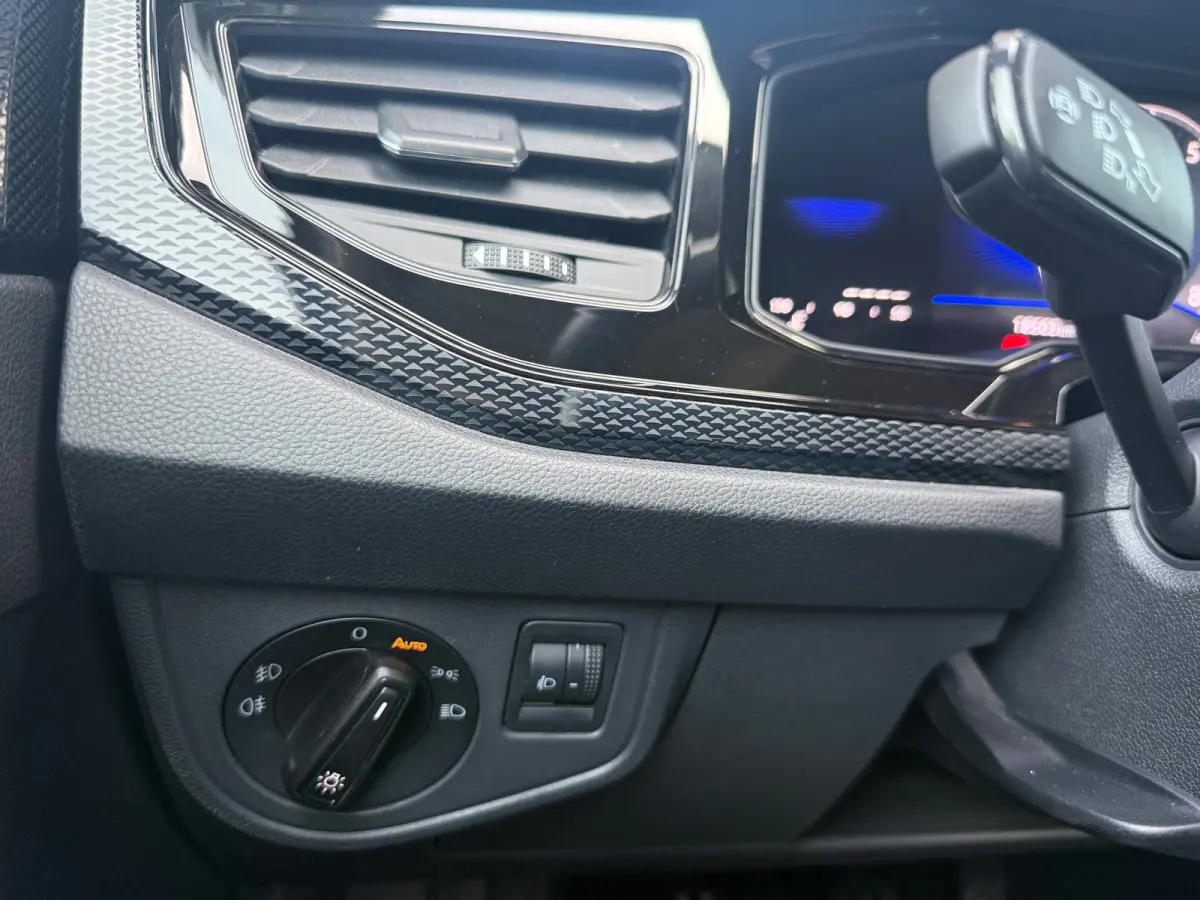 1.0 TSI Life Edition - Climate - Camera - Carplay - Keyless - Cruise