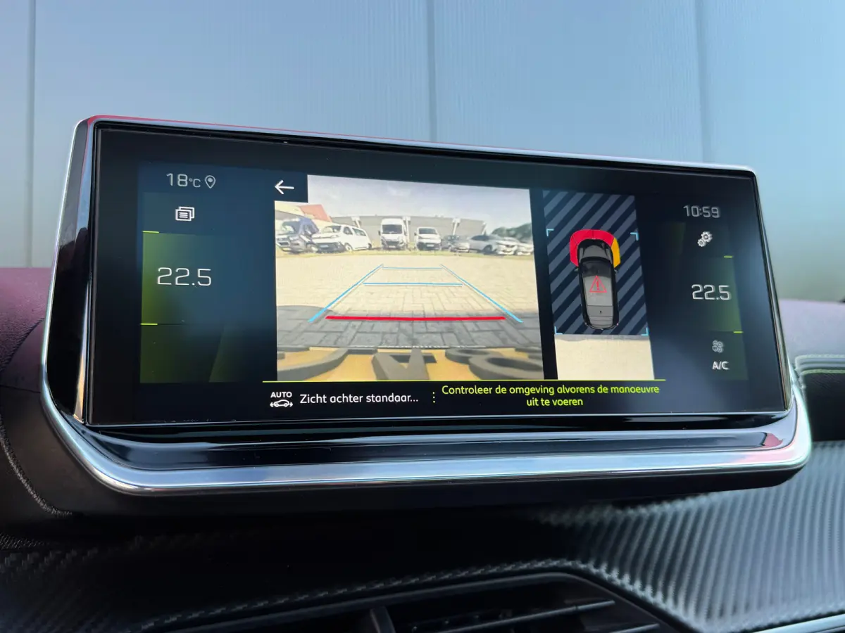 1.2 PureTech GT Pack | Apple Carplay & Android Auto | Panorama-dak | Keyless Entry | Adaptieve Cruise | Luxe bekleding | Camera | Achteruitrijcamera | Airco (automatisch) | Apple Carplay/And