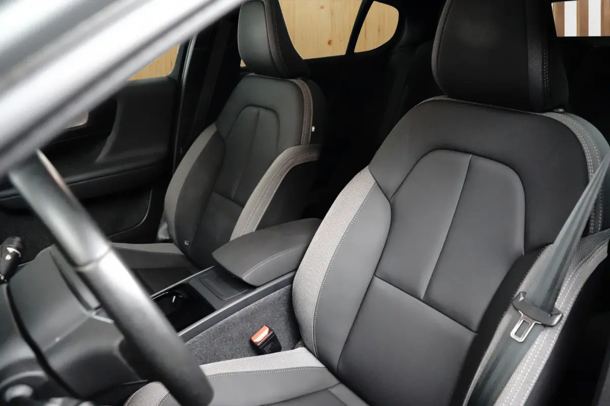 Ultimate Recharge Pure Electric 2WD | Harman Kardon | 360 Camera | Stoel + Stuur Verwarming | Trekhaak | Keyless Start / Entry |
