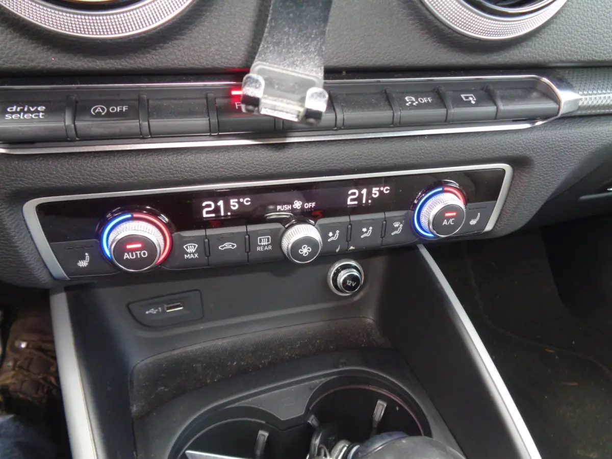 40 TFSI CoD Design Pro Line Plus Quattro Ecc, Alarm, Navigatie, Carplay, 18 inch LM velgen