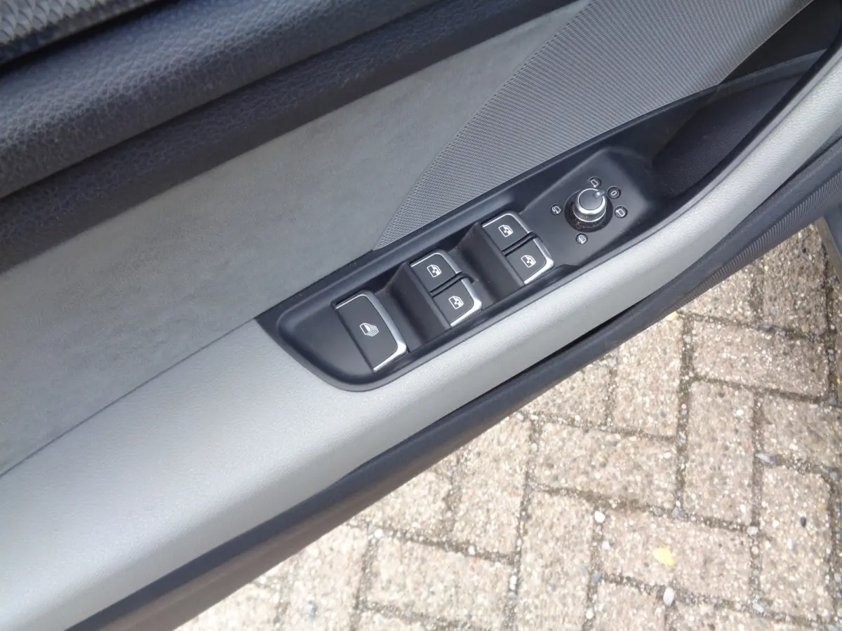 40 TFSI CoD Design Pro Line Plus Quattro Ecc, Alarm, Navigatie, Carplay, 18 inch LM velgen