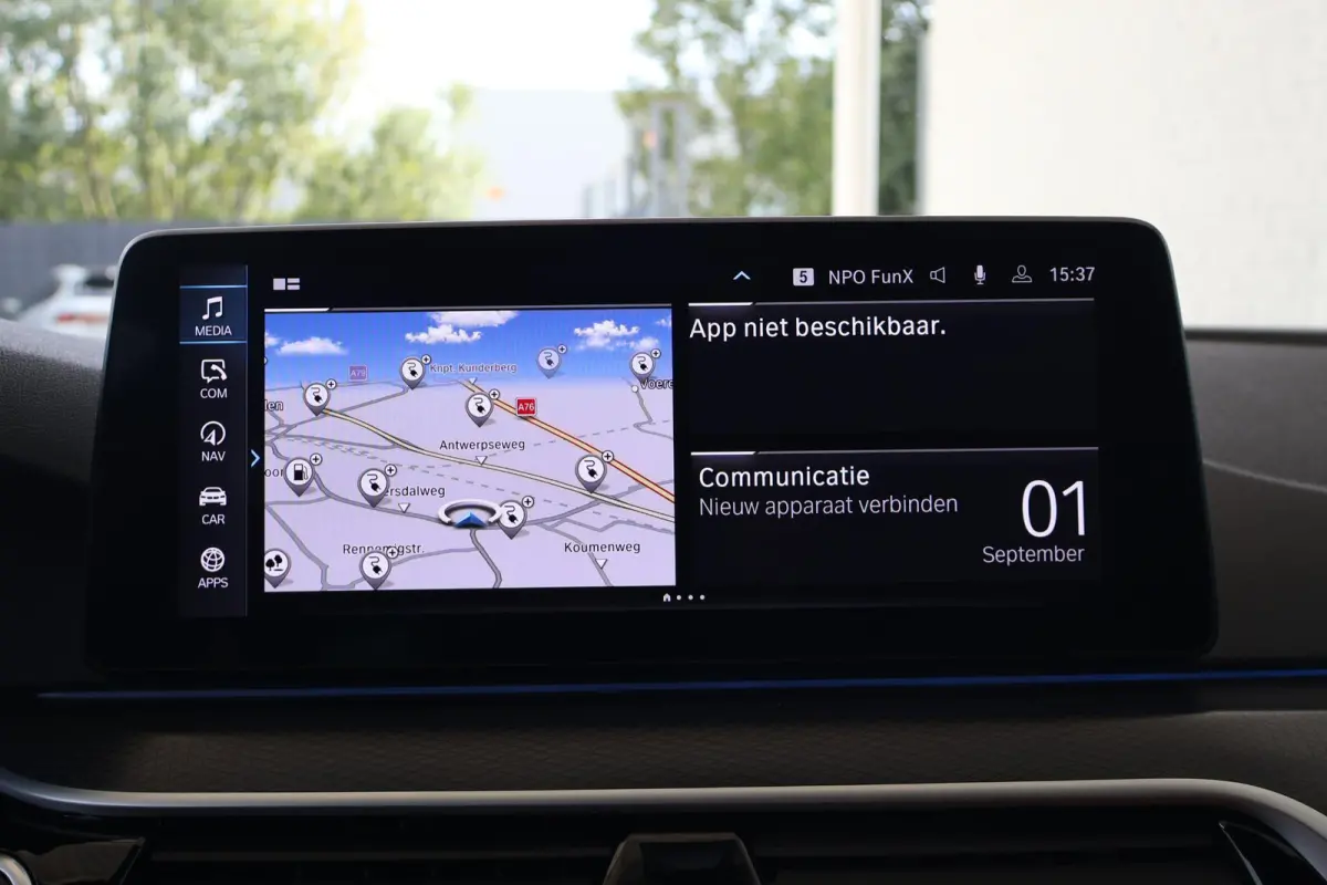 530e Business Edition Plus | M Sport | HiFi | Head-Up Display | SOH 92,2% | Trekhaak | Panorama Dak