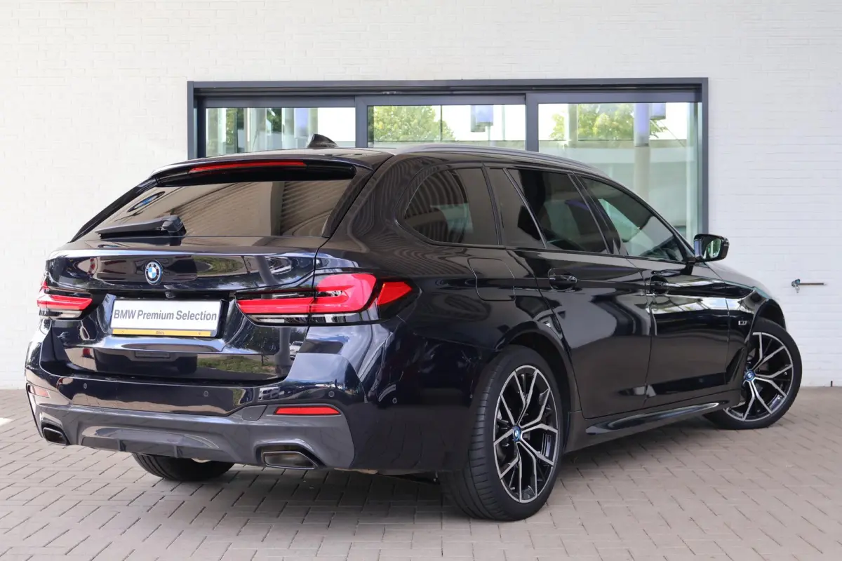 530e Business Edition Plus | M Sport | HiFi | Head-Up Display | SOH 92,2% | Trekhaak | Panorama Dak