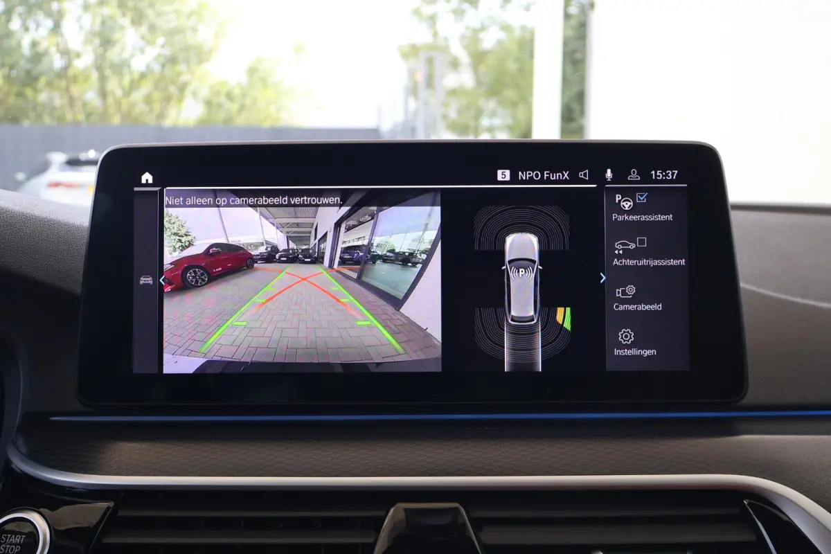 530e Business Edition Plus | M Sport | HiFi | Head-Up Display | SOH 92,2% | Trekhaak | Panorama Dak