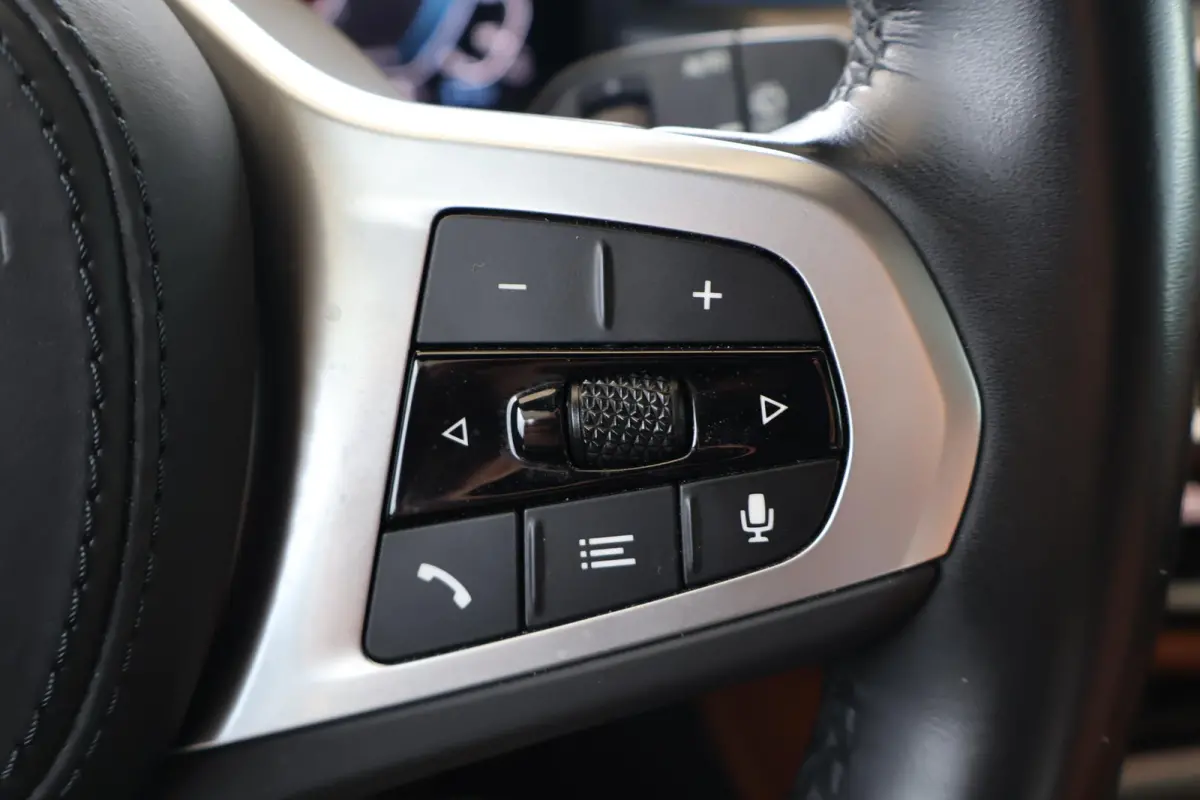530e Business Edition Plus | M Sport | HiFi | Head-Up Display | SOH 92,2% | Trekhaak | Panorama Dak