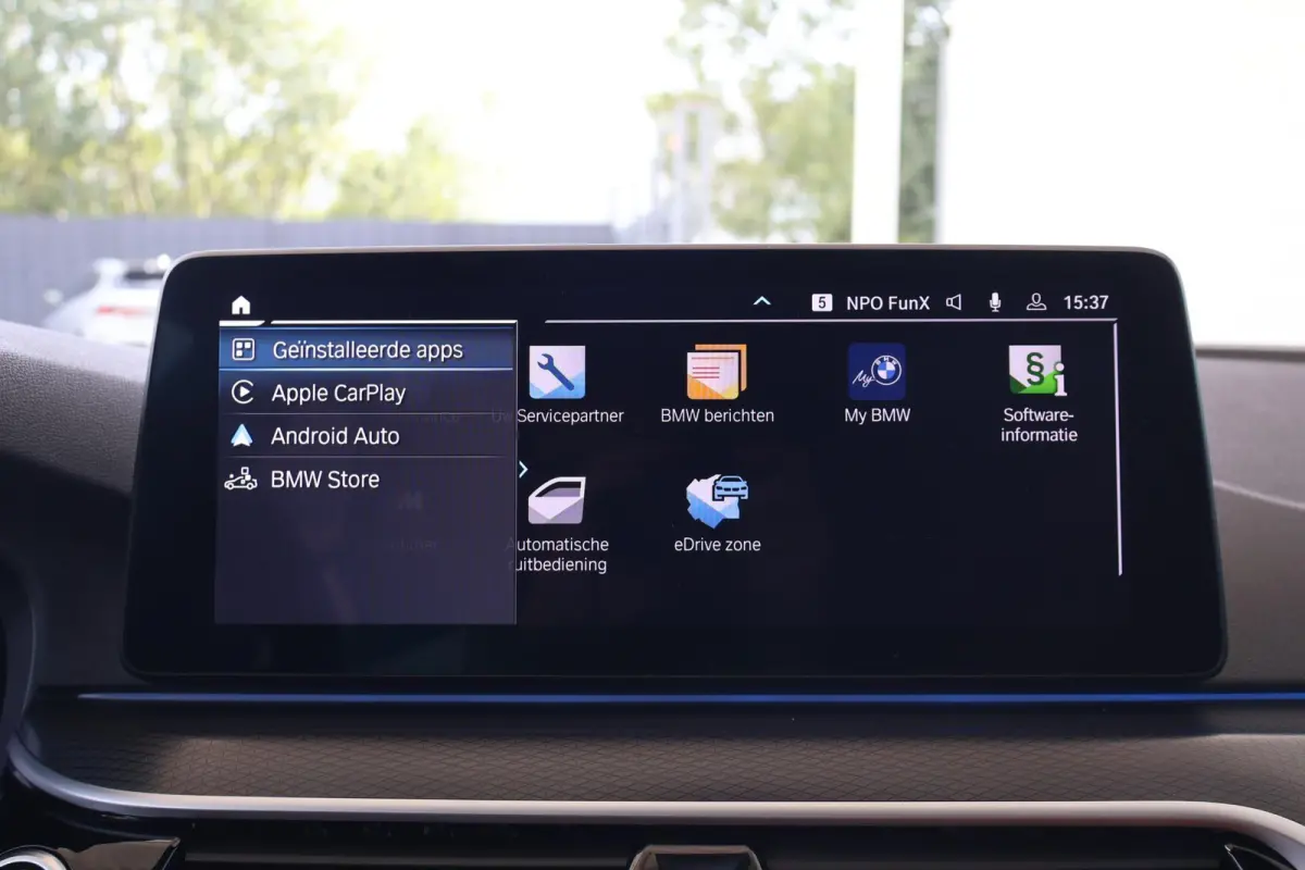 530e Business Edition Plus | M Sport | HiFi | Head-Up Display | SOH 92,2% | Trekhaak | Panorama Dak