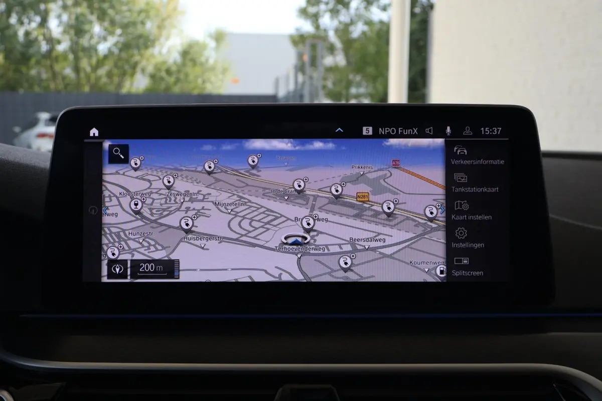 530e Business Edition Plus | M Sport | HiFi | Head-Up Display | SOH 92,2% | Trekhaak | Panorama Dak