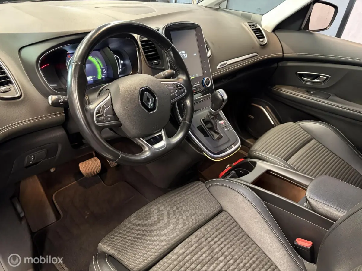 1.3 TCe Bose AUTOMAAT / MASSAGE / LED / NAVI / PDC / CRUISE / CLIMA /