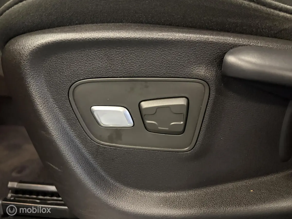 1.3 TCe Bose AUTOMAAT / MASSAGE / LED / NAVI / PDC / CRUISE / CLIMA /