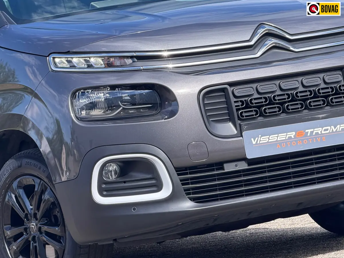 1.2 PureTech Shine 130pk Automaat - Gris Platinium - Panorama/Carplay/Clima/Camera