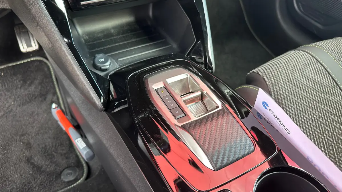 1.2 Hybrid 145 e-DCS6 GT | Navigatie | Carplay | Adaptieve Cruise | Camera | | Achteruitrijcamera | Apple Carplay/Android Auto|telefoonintegratie premium | Armsteun voor