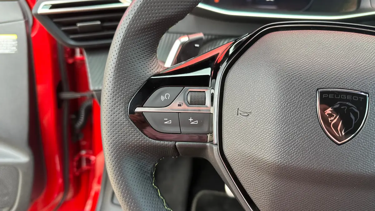 1.2 Hybrid 145 e-DCS6 GT | Navigatie | Carplay | Adaptieve Cruise | Camera | | Achteruitrijcamera | Apple Carplay/Android Auto|telefoonintegratie premium | Armsteun voor