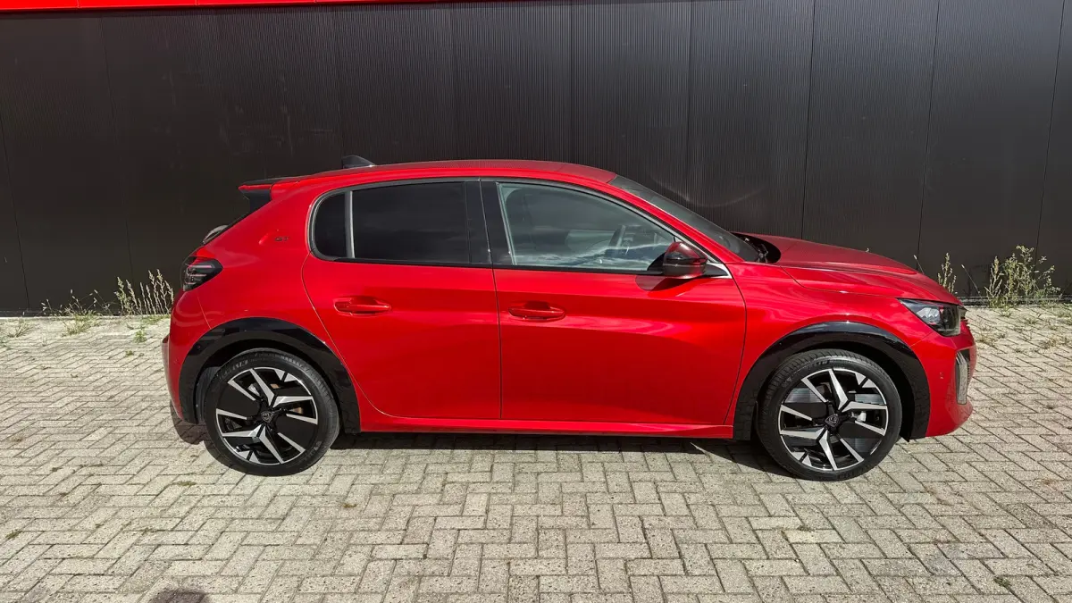 1.2 Hybrid 145 e-DCS6 GT | Navigatie | Carplay | Adaptieve Cruise | Camera | | Achteruitrijcamera | Apple Carplay/Android Auto|telefoonintegratie premium | Armsteun voor