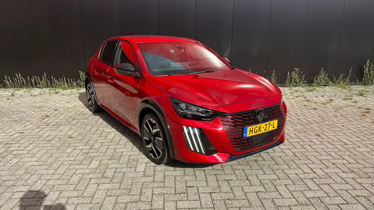 1.2 Hybrid 145 e-DCS6 GT | Navigatie | Carplay | Adaptieve Cruise | Camera | | Achteruitrijcamera | Apple Carplay/Android Auto|telefoonintegratie premium | Armsteun voor