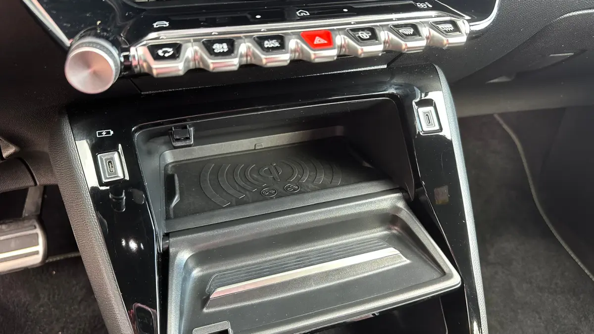 1.2 Hybrid 145 e-DCS6 GT | Navigatie | Carplay | Adaptieve Cruise | Camera | | Achteruitrijcamera | Apple Carplay/Android Auto|telefoonintegratie premium | Armsteun voor