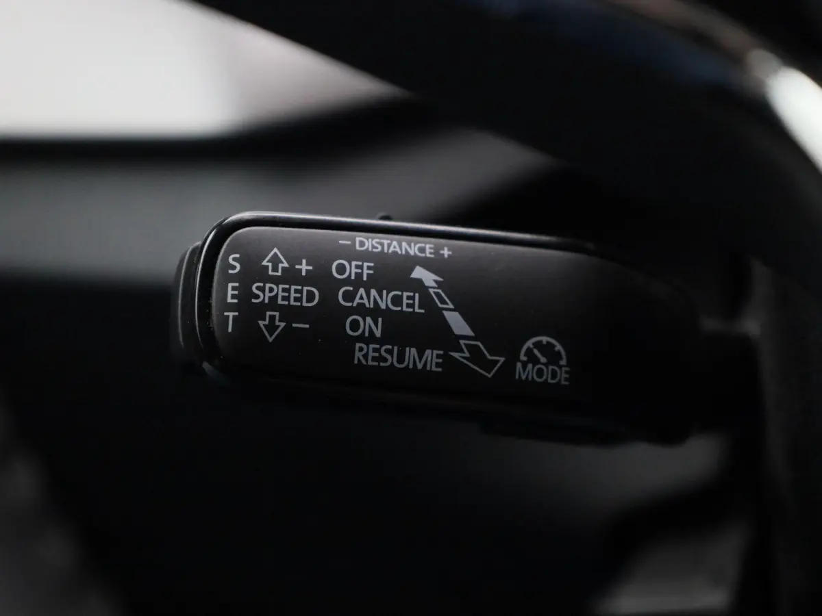 1.0 TSI Business Edition | Navigatie | Trekhaak | Apple carplay | Virtual cockpit | DAB | Stoel verwarming | Camera | Climate control | Parkeer sensoren | LED | LMV |