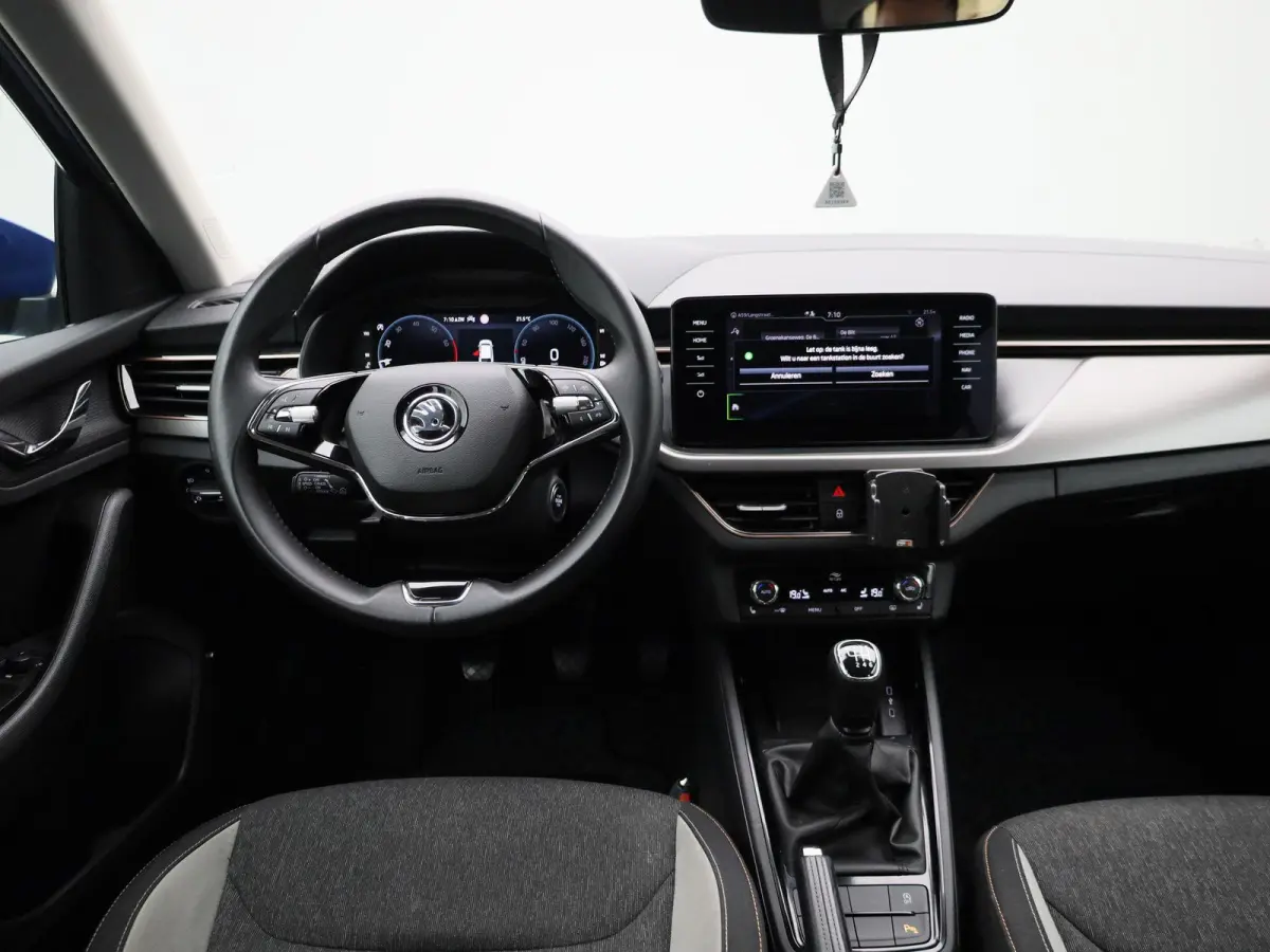 1.0 TSI Business Edition | Navigatie | Trekhaak | Apple carplay | Virtual cockpit | DAB | Stoel verwarming | Camera | Climate control | Parkeer sensoren | LED | LMV |