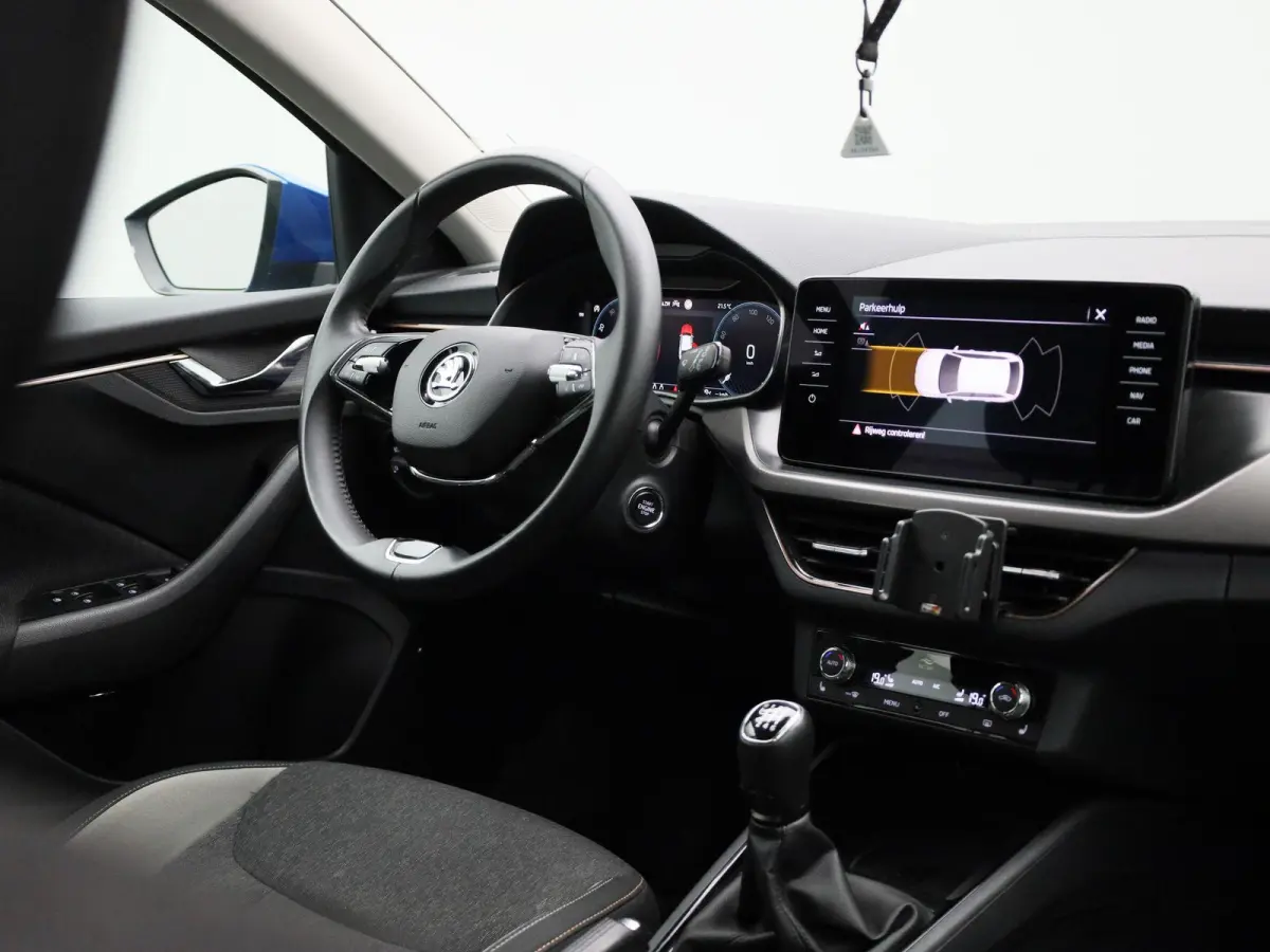 1.0 TSI Business Edition | Navigatie | Trekhaak | Apple carplay | Virtual cockpit | DAB | Stoel verwarming | Camera | Climate control | Parkeer sensoren | LED | LMV |