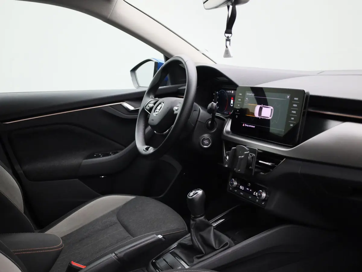 1.0 TSI Business Edition | Navigatie | Trekhaak | Apple carplay | Virtual cockpit | DAB | Stoel verwarming | Camera | Climate control | Parkeer sensoren | LED | LMV |