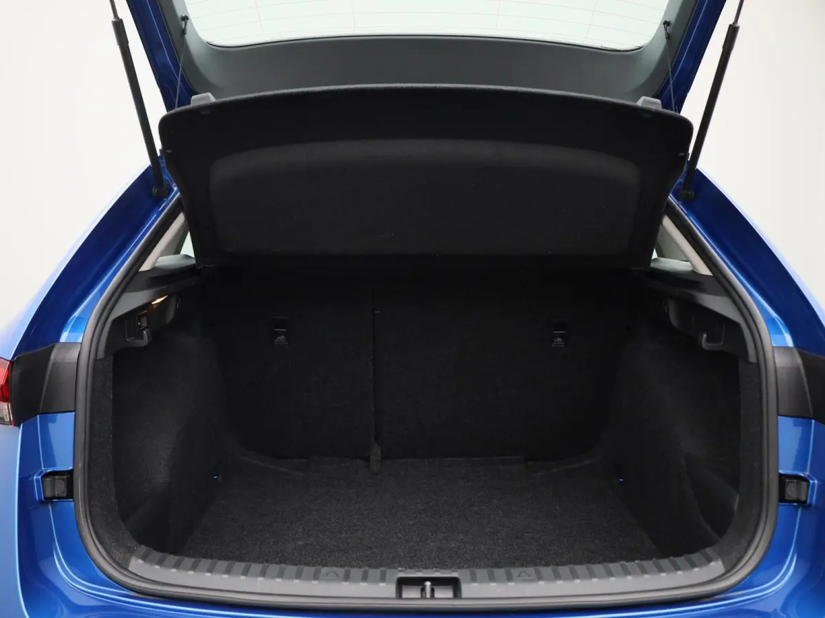 1.0 TSI Business Edition | Navigatie | Trekhaak | Apple carplay | Virtual cockpit | DAB | Stoel verwarming | Camera | Climate control | Parkeer sensoren | LED | LMV |