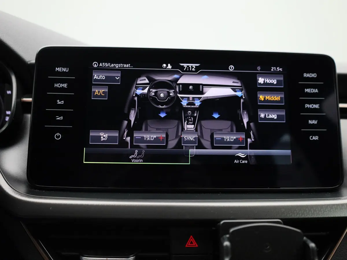 1.0 TSI Business Edition | Navigatie | Trekhaak | Apple carplay | Virtual cockpit | DAB | Stoel verwarming | Camera | Climate control | Parkeer sensoren | LED | LMV |