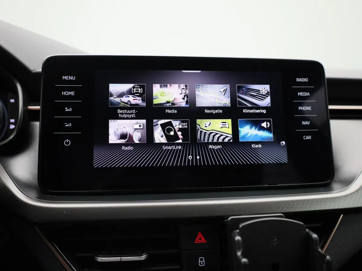 1.0 TSI Business Edition | Navigatie | Trekhaak | Apple carplay | Virtual cockpit | DAB | Stoel verwarming | Camera | Climate control | Parkeer sensoren | LED | LMV |