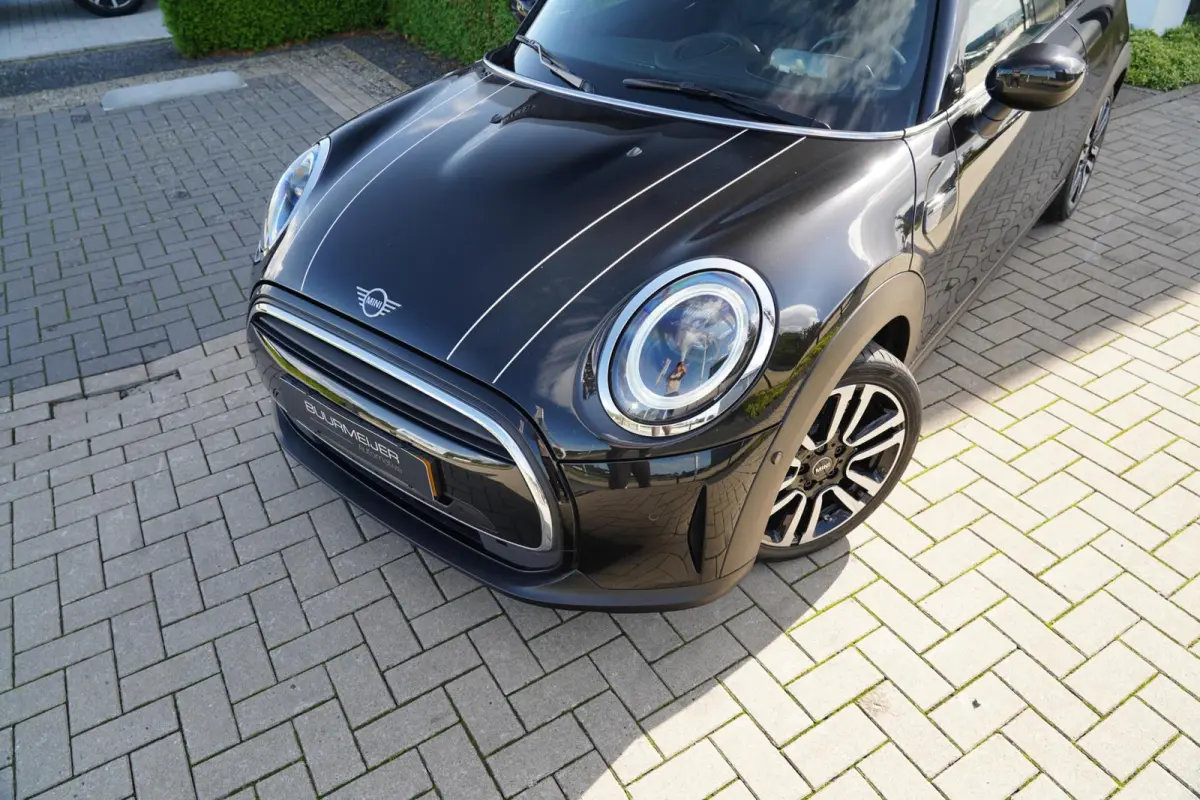 1.5 Cooper Resolute Edition | Panoramisch schuif/kanteldak | Harman Kardon | Head-Up display | Keyless | Sfeerverlichting | LED | Parkeercamera |