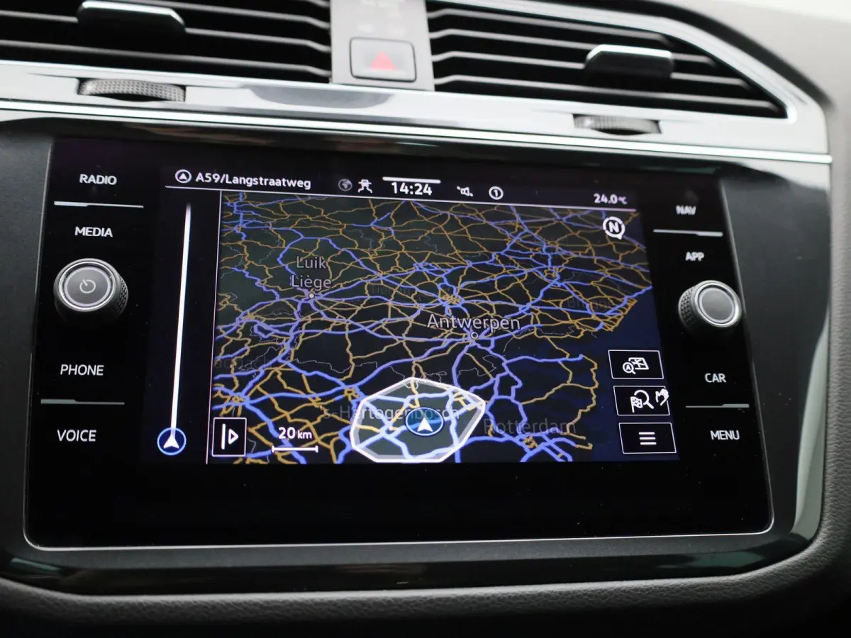 1.4 TSI eHybrid Life | Automaat | Trekhaak | DAB | Virtual cockpit | Leder | Memory seats | Stoel/Stuur verwarming |  Navigatie | Camera | Elektrische Achterklep | Climate control | Parkeer 