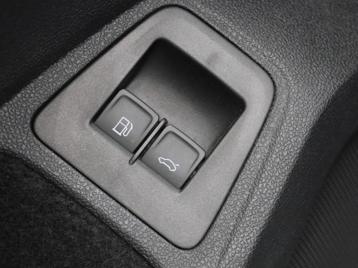 1.4 TSI eHybrid Life | Automaat | Trekhaak | DAB | Virtual cockpit | Leder | Memory seats | Stoel/Stuur verwarming |  Navigatie | Camera | Elektrische Achterklep | Climate control | Parkeer 