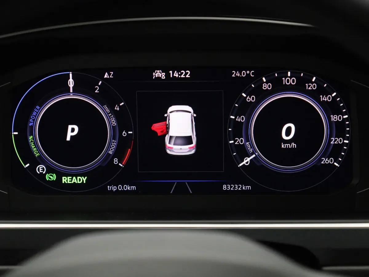 1.4 TSI eHybrid Life | Automaat | Trekhaak | DAB | Virtual cockpit | Leder | Memory seats | Stoel/Stuur verwarming |  Navigatie | Camera | Elektrische Achterklep | Climate control | Parkeer 