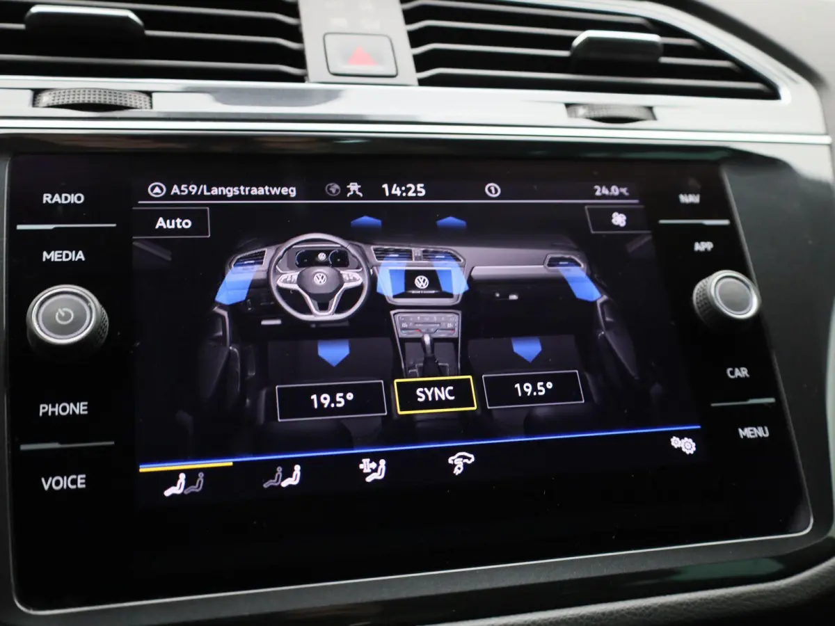 1.4 TSI eHybrid Life | Automaat | Trekhaak | DAB | Virtual cockpit | Leder | Memory seats | Stoel/Stuur verwarming |  Navigatie | Camera | Elektrische Achterklep | Climate control | Parkeer 