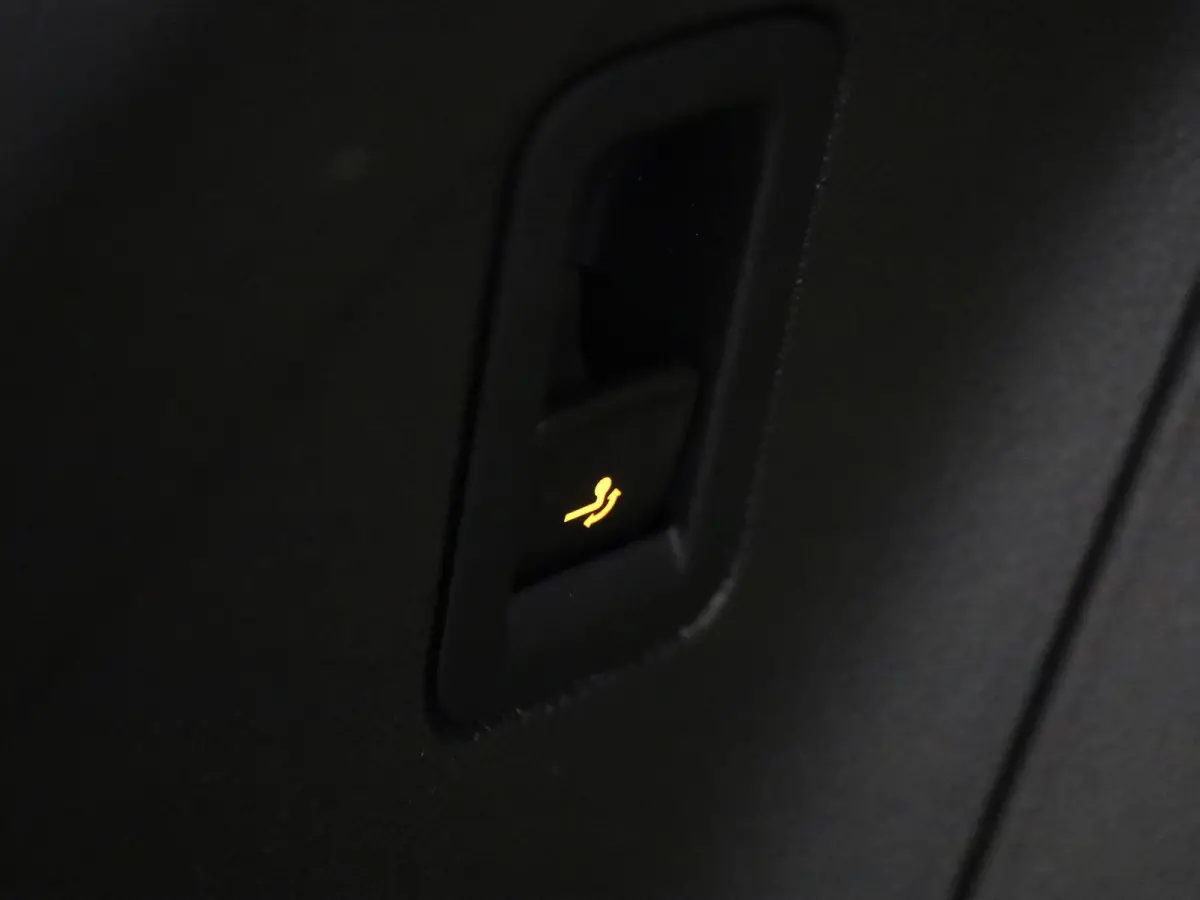 1.4 TSI eHybrid Life | Automaat | Trekhaak | DAB | Virtual cockpit | Leder | Memory seats | Stoel/Stuur verwarming |  Navigatie | Camera | Elektrische Achterklep | Climate control | Parkeer 