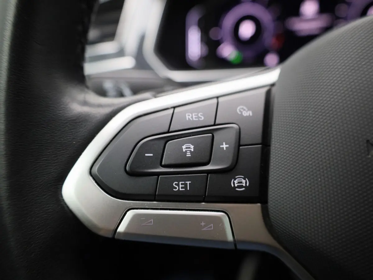 1.4 TSI eHybrid Life | Automaat | Trekhaak | DAB | Virtual cockpit | Leder | Memory seats | Stoel/Stuur verwarming |  Navigatie | Camera | Elektrische Achterklep | Climate control | Parkeer 