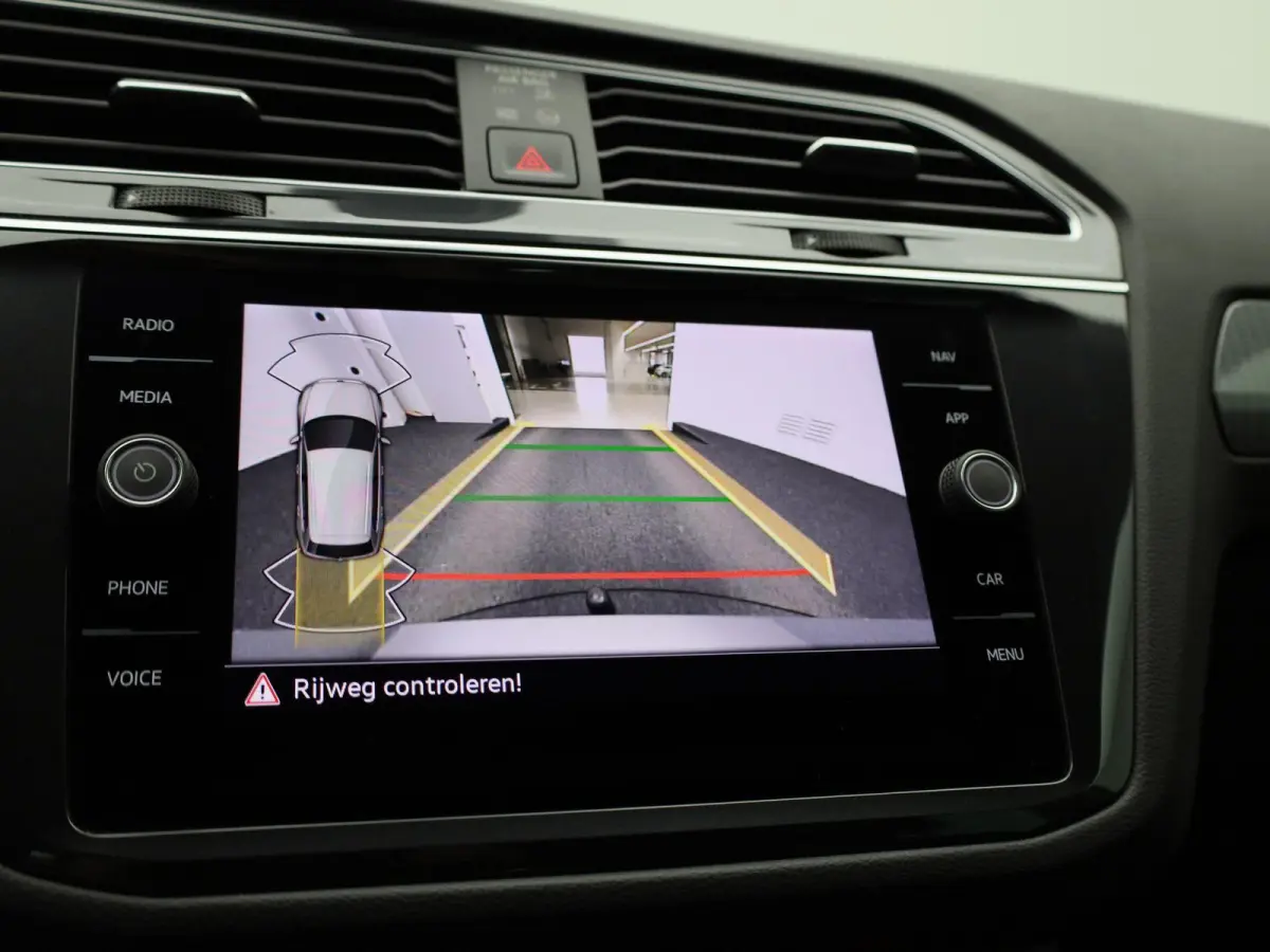 1.4 TSI eHybrid Life | Automaat | Trekhaak | DAB | Virtual cockpit | Leder | Memory seats | Stoel/Stuur verwarming |  Navigatie | Camera | Elektrische Achterklep | Climate control | Parkeer 