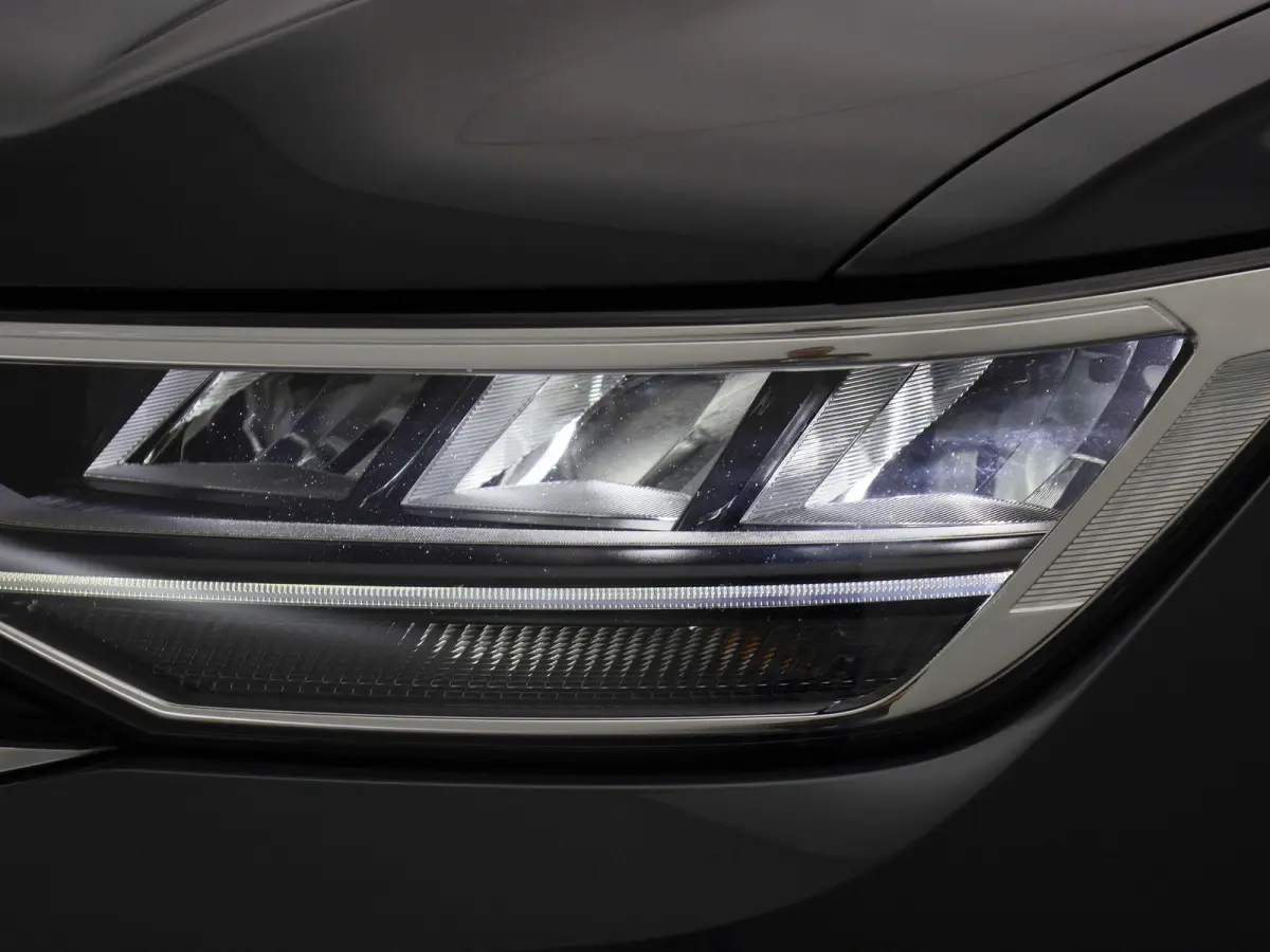 1.4 TSI eHybrid Life | Automaat | Trekhaak | DAB | Virtual cockpit | Leder | Memory seats | Stoel/Stuur verwarming |  Navigatie | Camera | Elektrische Achterklep | Climate control | Parkeer 