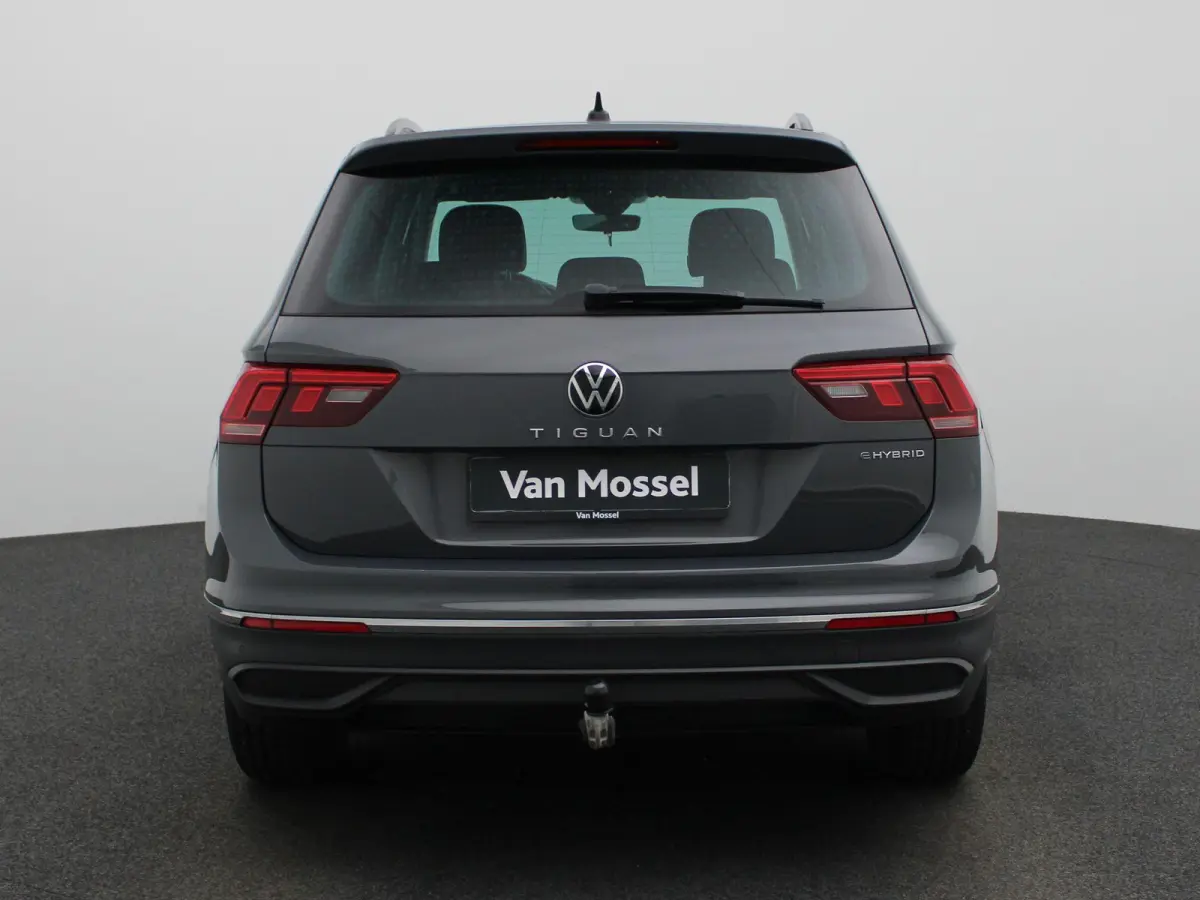 1.4 TSI eHybrid Life | Automaat | Trekhaak | DAB | Virtual cockpit | Leder | Memory seats | Stoel/Stuur verwarming |  Navigatie | Camera | Elektrische Achterklep | Climate control | Parkeer 