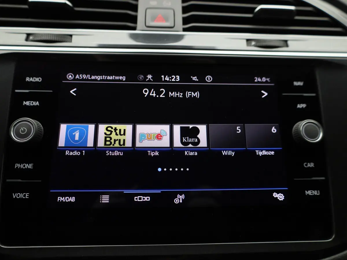 1.4 TSI eHybrid Life | Automaat | Trekhaak | DAB | Virtual cockpit | Leder | Memory seats | Stoel/Stuur verwarming |  Navigatie | Camera | Elektrische Achterklep | Climate control | Parkeer 