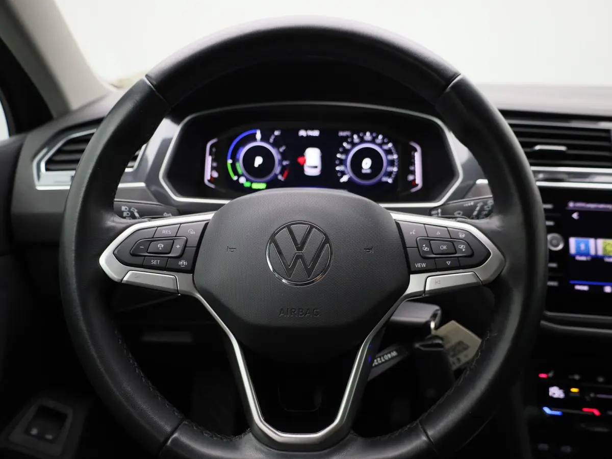 1.4 TSI eHybrid Life | Automaat | Trekhaak | DAB | Virtual cockpit | Leder | Memory seats | Stoel/Stuur verwarming |  Navigatie | Camera | Elektrische Achterklep | Climate control | Parkeer 