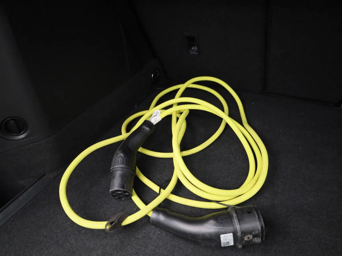 1.4 TSI eHybrid Life | Automaat | Trekhaak | DAB | Virtual cockpit | Leder | Memory seats | Stoel/Stuur verwarming |  Navigatie | Camera | Elektrische Achterklep | Climate control | Parkeer 