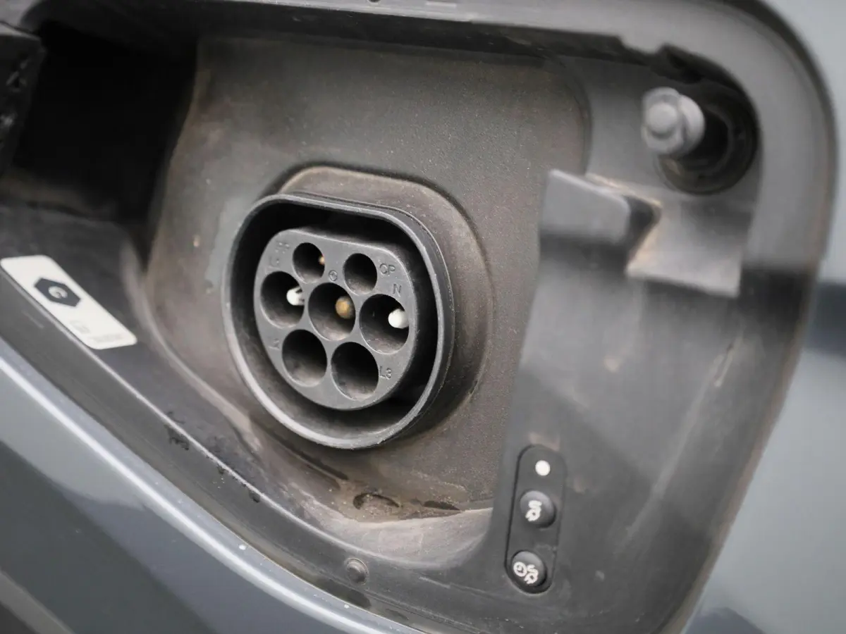 1.4 TSI eHybrid Life | Automaat | Trekhaak | DAB | Virtual cockpit | Leder | Memory seats | Stoel/Stuur verwarming |  Navigatie | Camera | Elektrische Achterklep | Climate control | Parkeer 