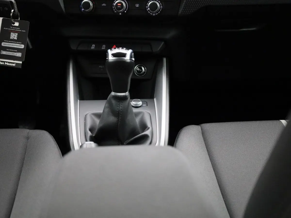 30 TFSI Advanced edition | Parkeer sensoren | Virtual cockpit | DAB | LMV | Airco | Apple carplay