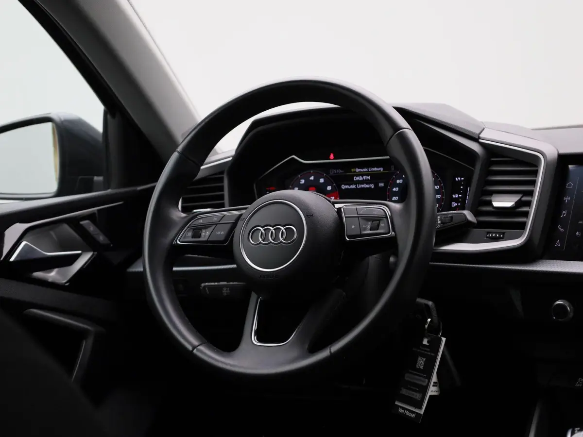 30 TFSI Advanced edition | Parkeer sensoren | Virtual cockpit | DAB | LMV | Airco | Apple carplay