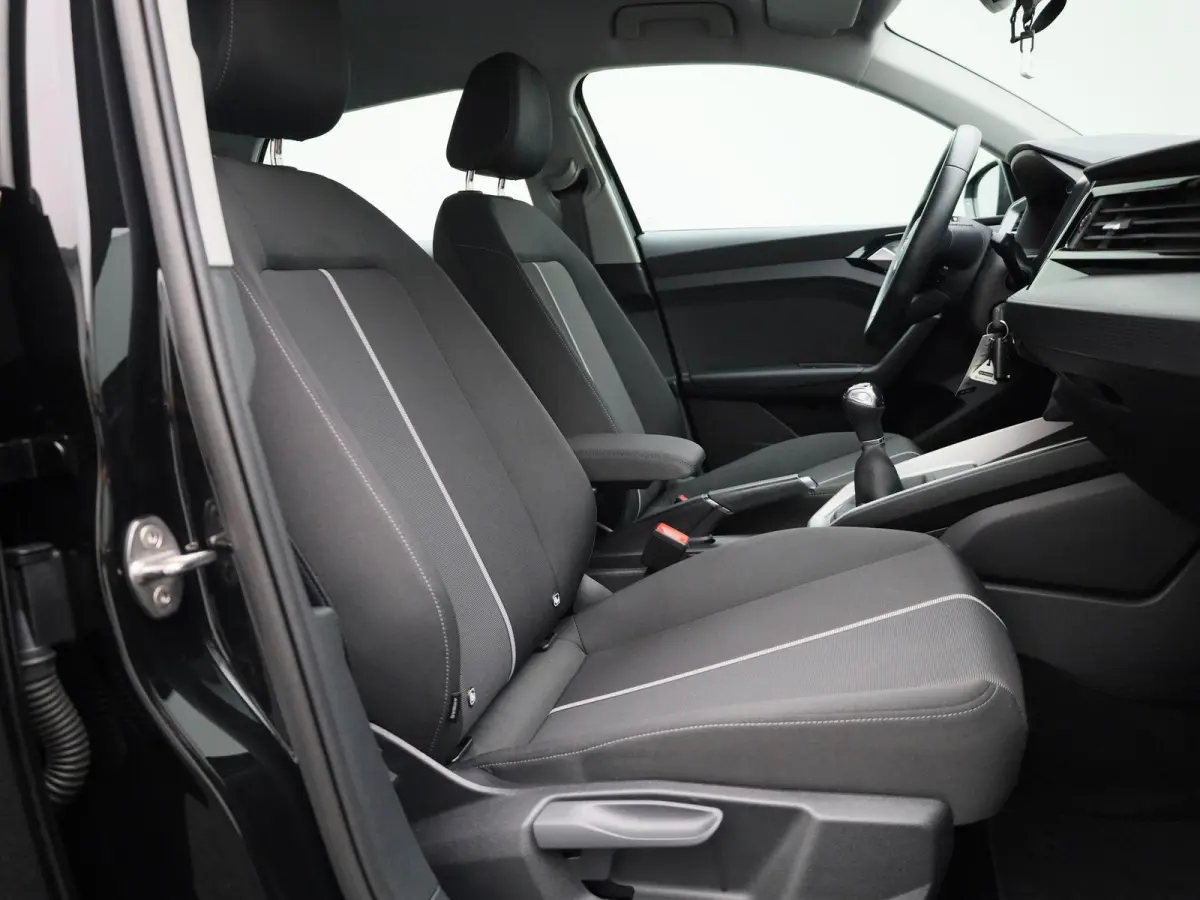 30 TFSI Advanced edition | Parkeer sensoren | Virtual cockpit | DAB | LMV | Airco | Apple carplay