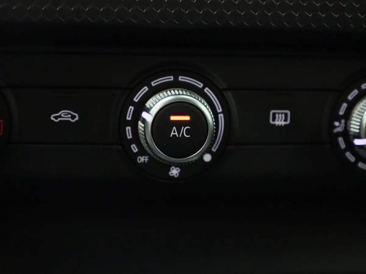 30 TFSI Advanced edition | Parkeer sensoren | Virtual cockpit | DAB | LMV | Airco | Apple carplay