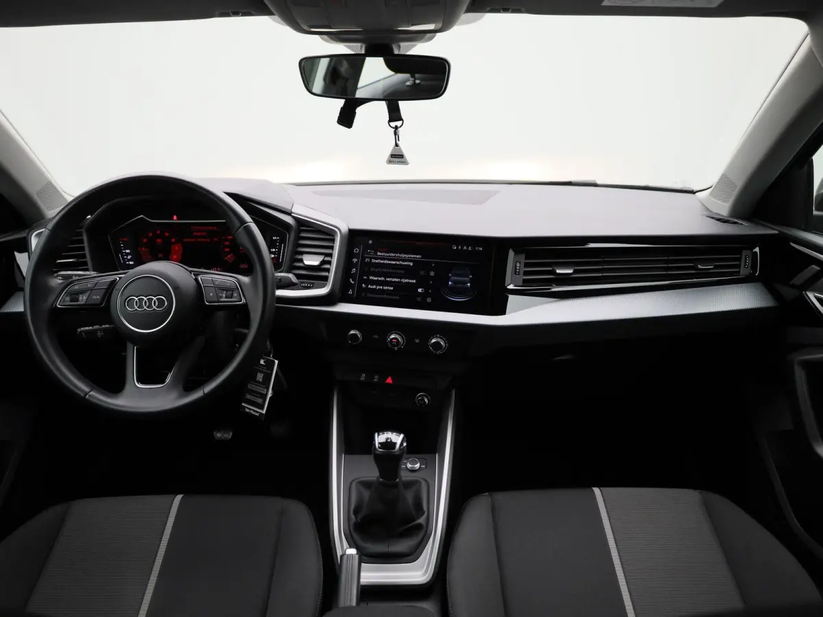 30 TFSI Advanced edition | Parkeer sensoren | Virtual cockpit | DAB | LMV | Airco | Apple carplay