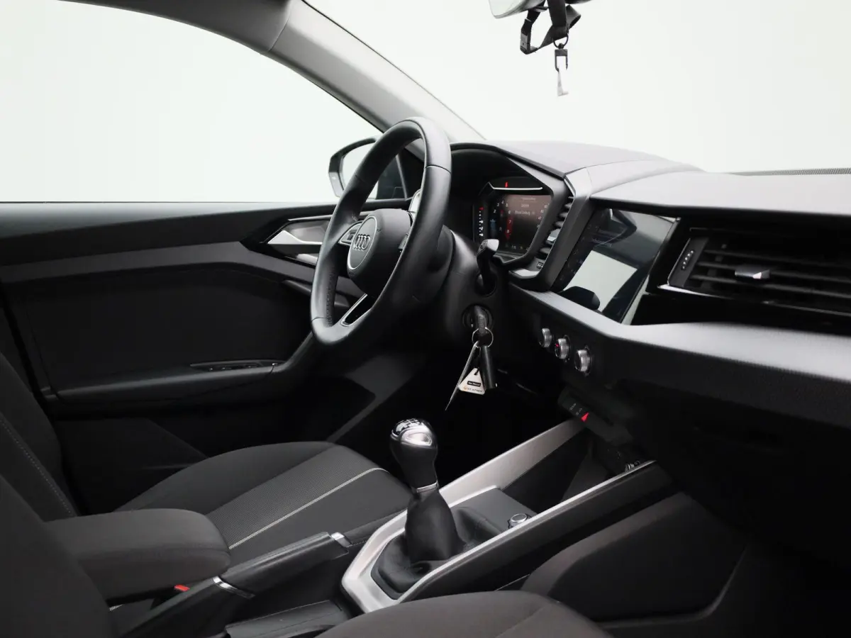30 TFSI Advanced edition | Parkeer sensoren | Virtual cockpit | DAB | LMV | Airco | Apple carplay