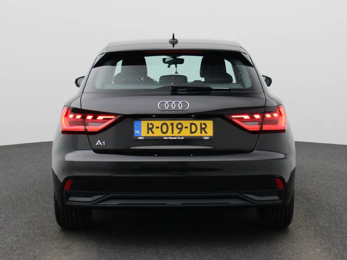 30 TFSI Advanced edition | Parkeer sensoren | Virtual cockpit | DAB | LMV | Airco | Apple carplay