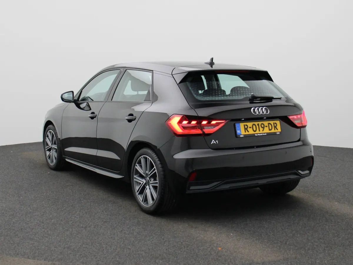 30 TFSI Advanced edition | Parkeer sensoren | Virtual cockpit | DAB | LMV | Airco | Apple carplay