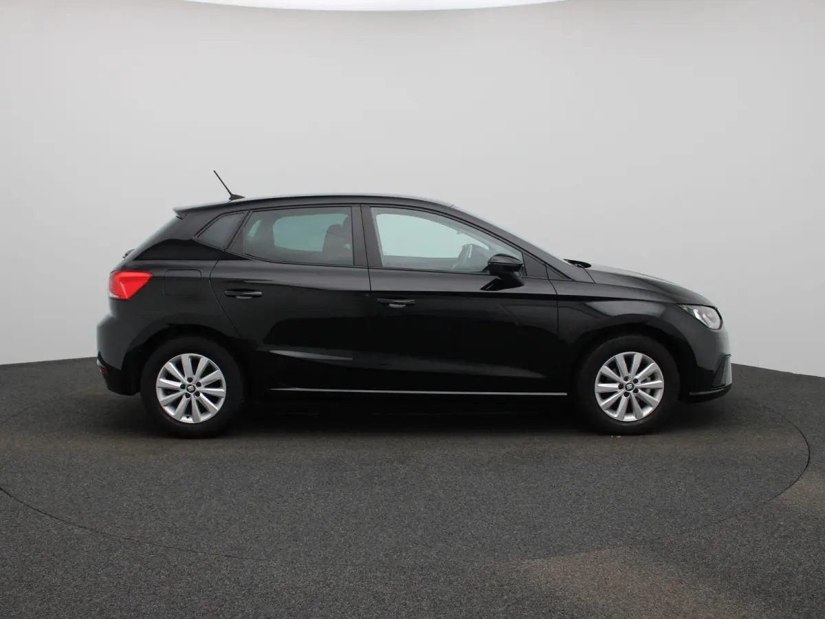 1.0 TSI Style Business Intense | Navigatie | Climate control | Parkeer sensoren | LMV | Camera | Cruise control | Apple Carplay | DAB