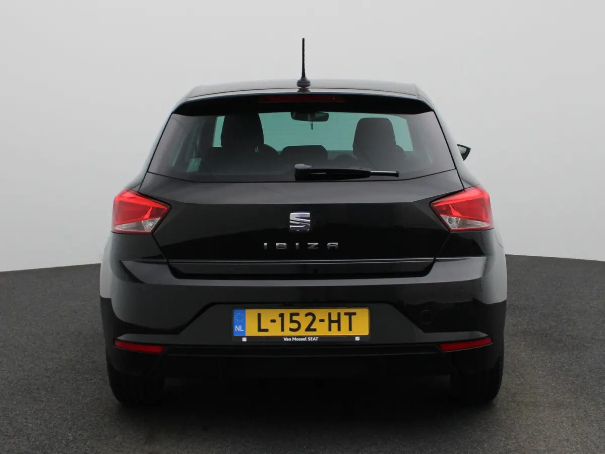 1.0 TSI Style Business Intense | Navigatie | Climate control | Parkeer sensoren | LMV | Camera | Cruise control | Apple Carplay | DAB